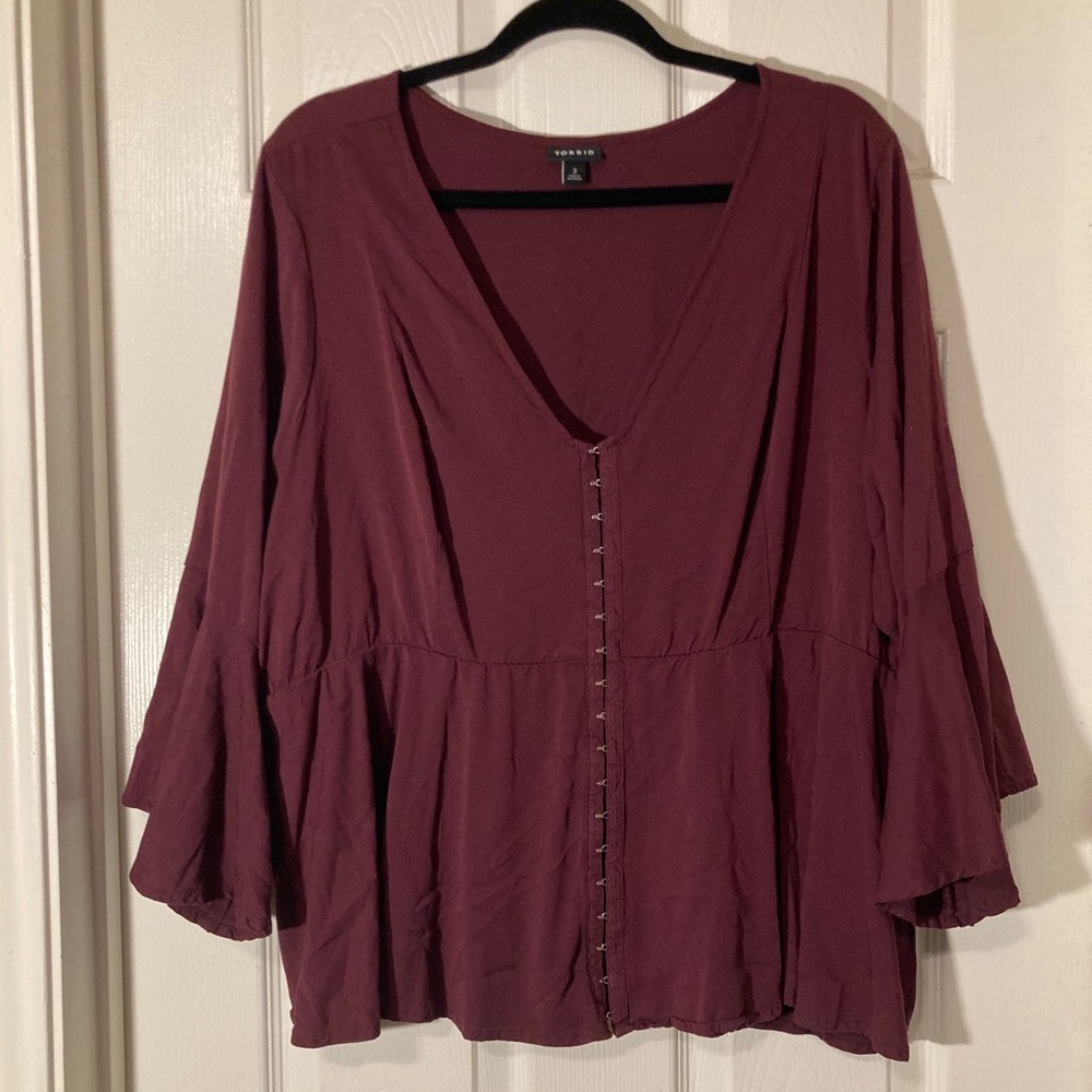 BOGO TORRID wine top size 3